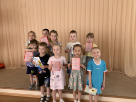 Конкурс поделок "Пасхальный подарок" Конкурс поделок "Пасхальный подарок".